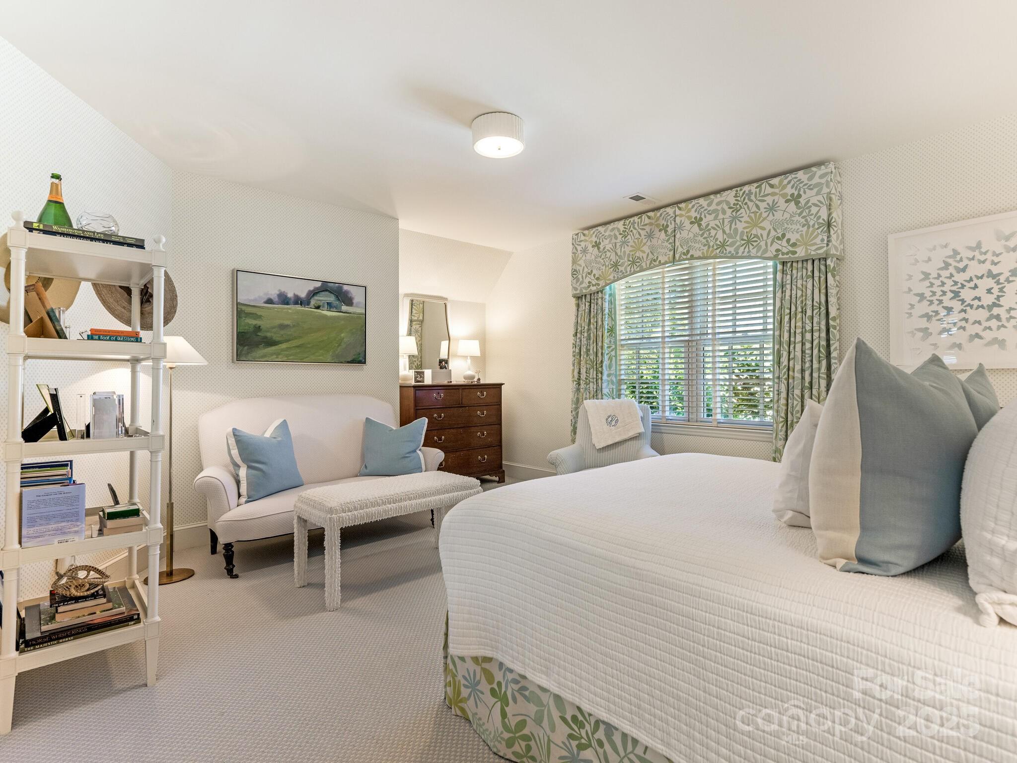 1136 Bolling Road Charlotte, NC 28207 - Photo 26 of 35 Gallery Image 26