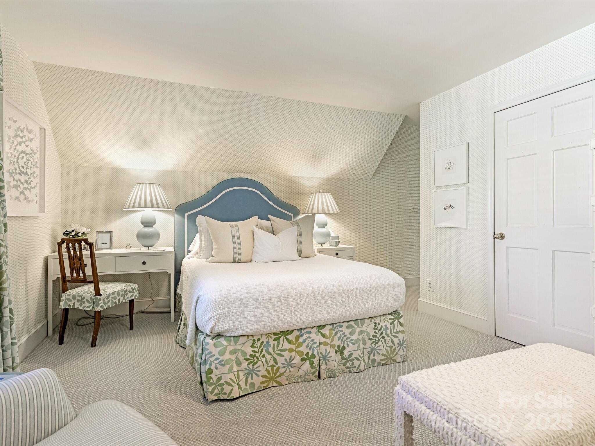 1136 Bolling Road Charlotte, NC 28207 - Photo 27 of 35 Gallery Image 27