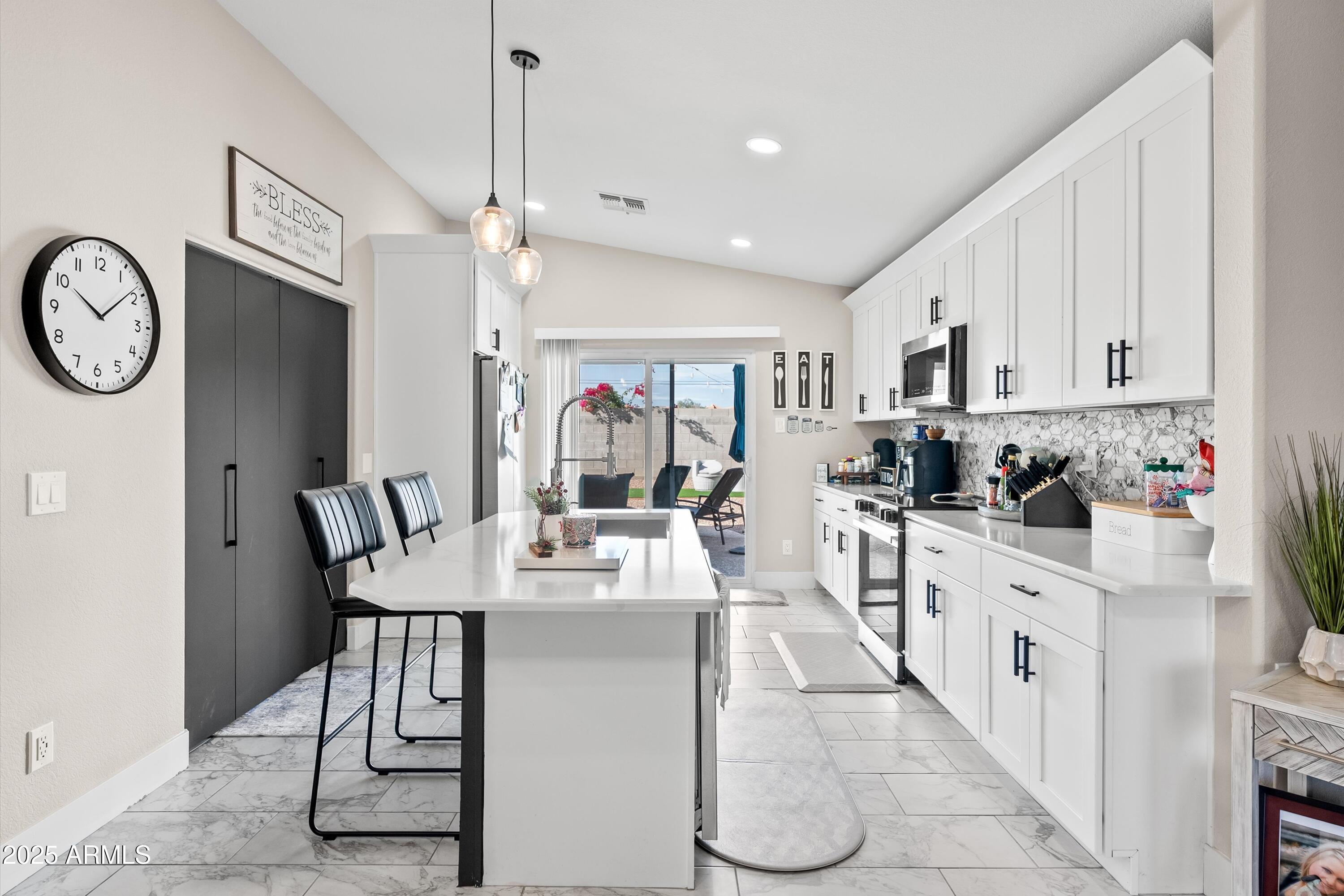 1840 South Pinto Drive Apache Junction, AZ 85120 - Photo 4 of 21 04-20251117-DSC00036_1