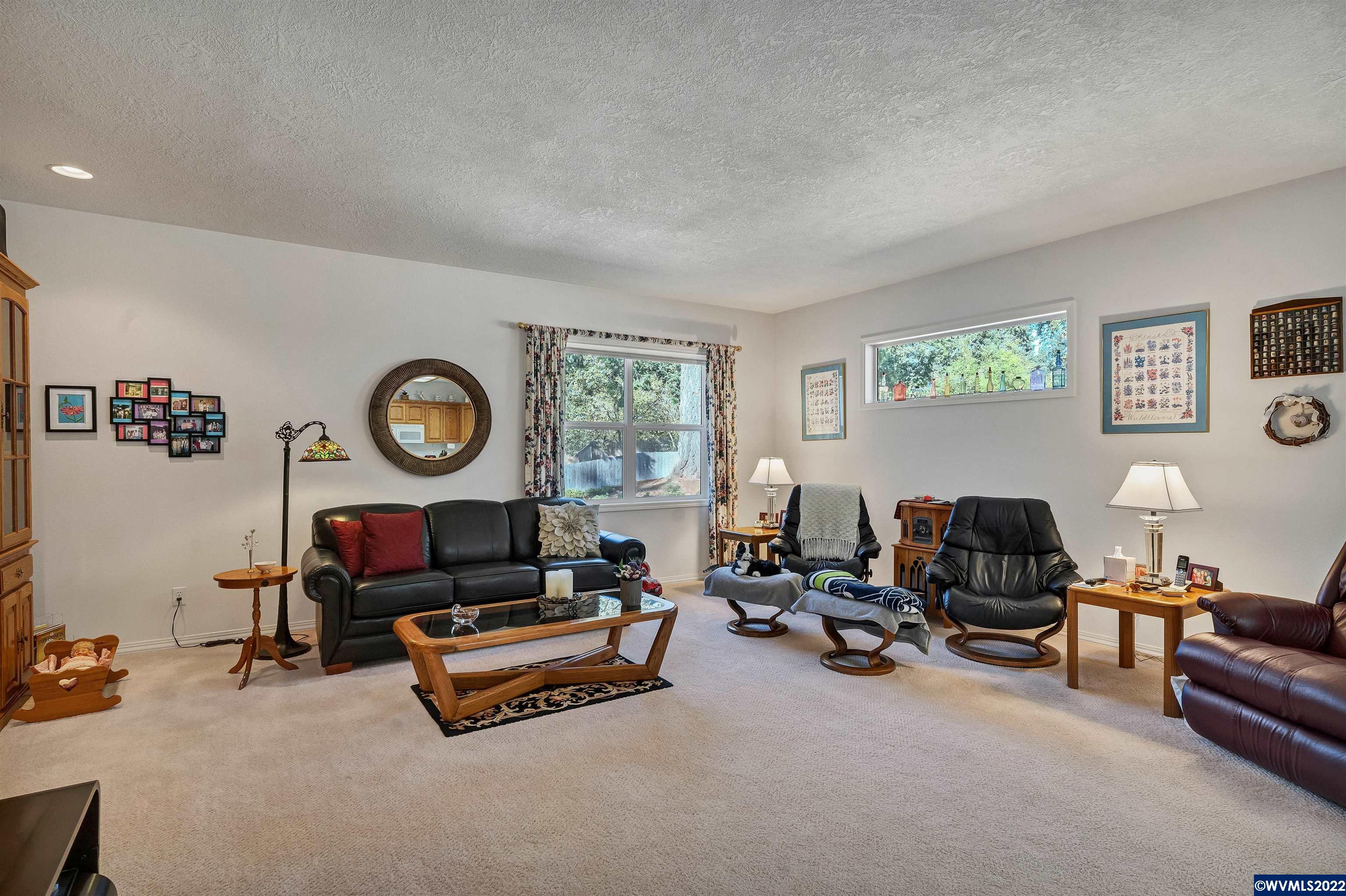 4434 Forest Ridge Road Northeast Silverton, OR 97381 - Photo 12 of 42 Gallery Image 12