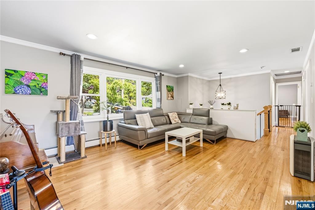 850 Edgewater Avenue Ridgefield, NJ 07657 - Photo 5 of 33