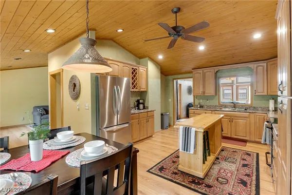 $2,745 | 3935 White Fir Way, Las Vegas, NV 89124