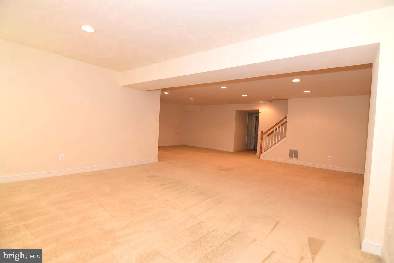 4619 Beaufont Spring Court Woodbridge, VA 22192 - Photo 28 of 42 a view of an empty room