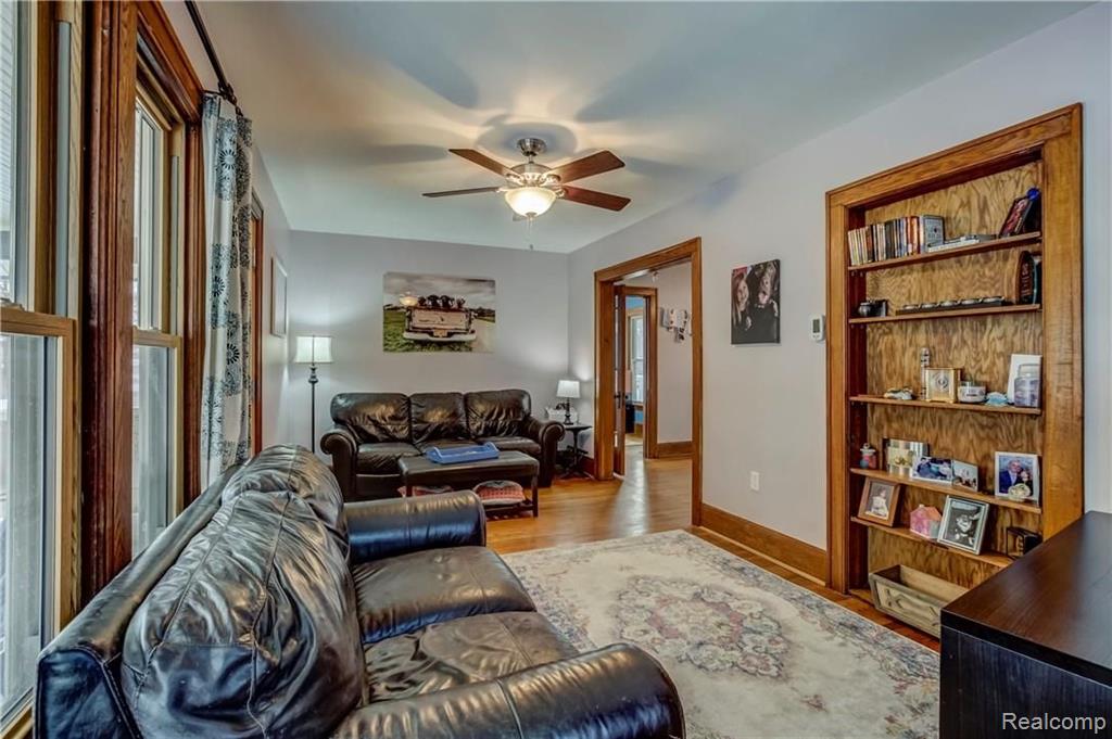 10501 Maple Road Hartland, MI 48353 - Photo 6 of 21