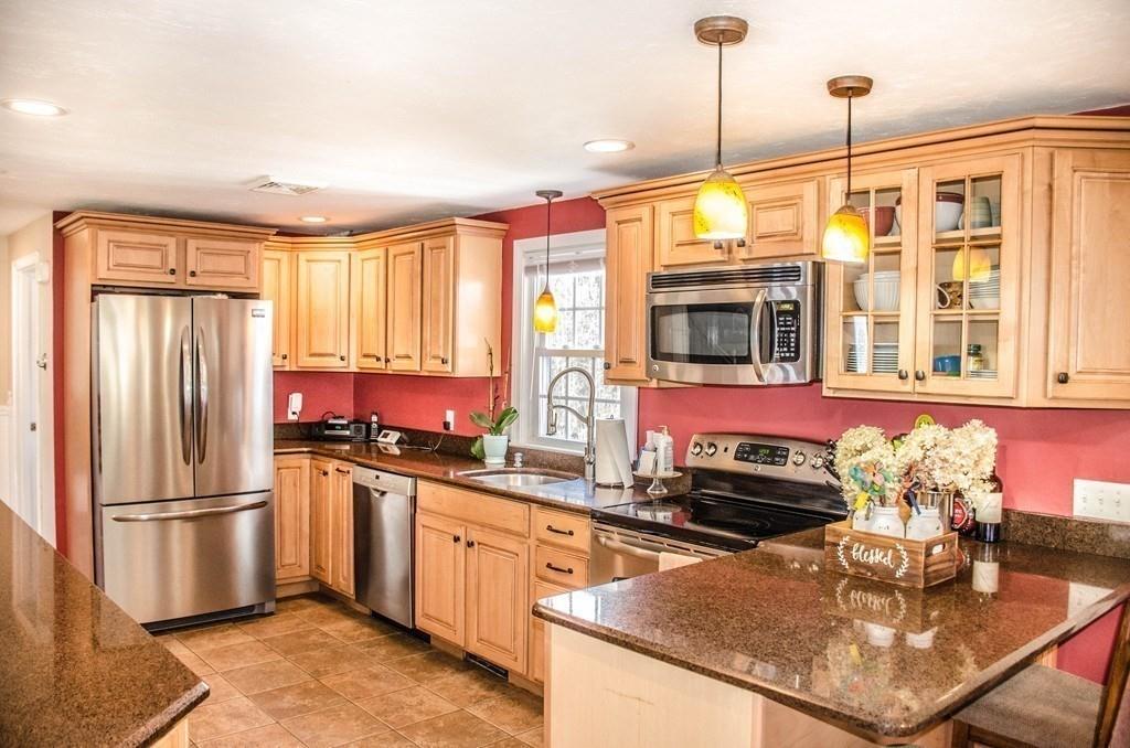 12 Lancaster Road Berlin, MA 01503 - Photo 2 of 41