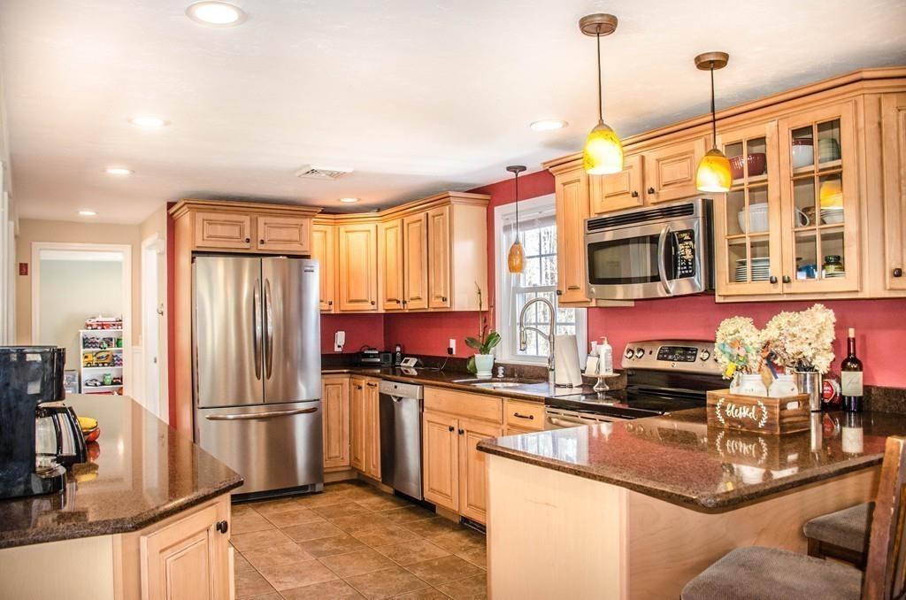12 Lancaster Road Berlin, MA 01503 - Photo 8 of 41