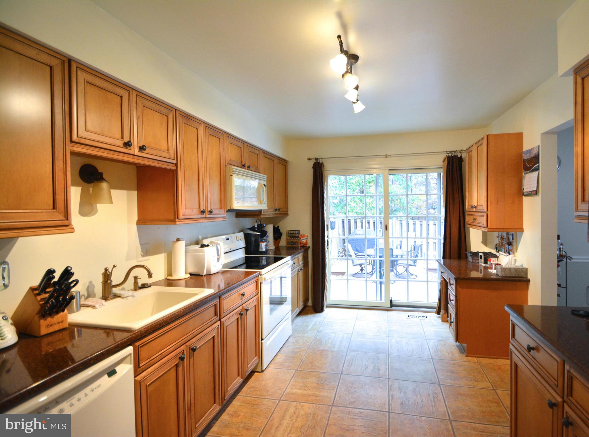 5664 Ridge View Drive Alexandria, VA 22310 - Photo 3 of 12 Kitchen