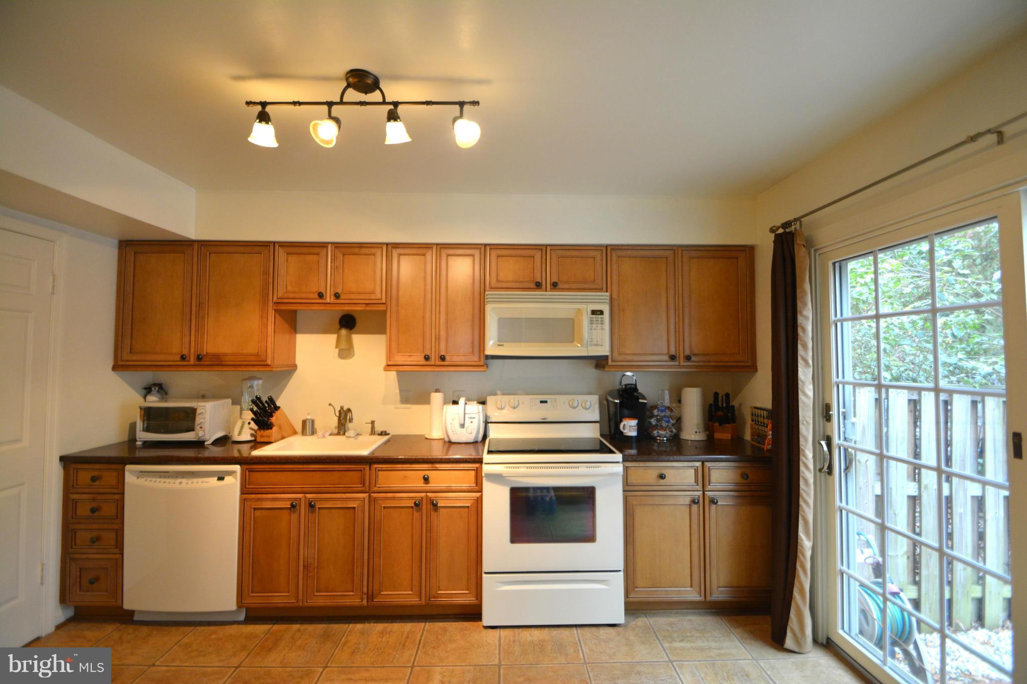 5664 Ridge View Drive Alexandria, VA 22310 - Photo 4 of 12 Kitchen