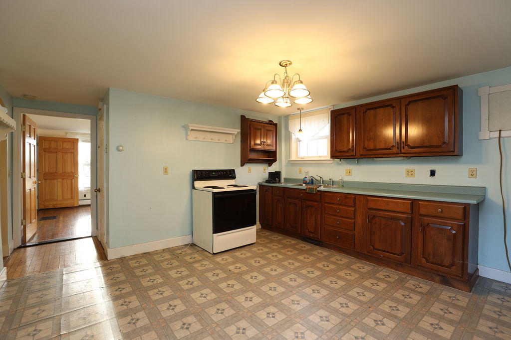 49 Middle Street Augusta, ME 04330 - Photo 17 of 27 508A4018