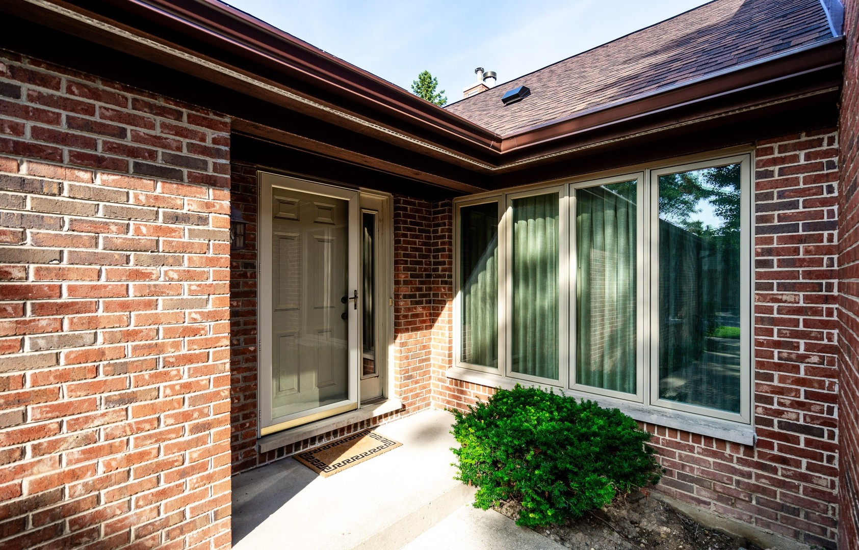 1703 Koehling Road Northbrook, IL 60062 - Photo 4 of 37 Gallery Image 4