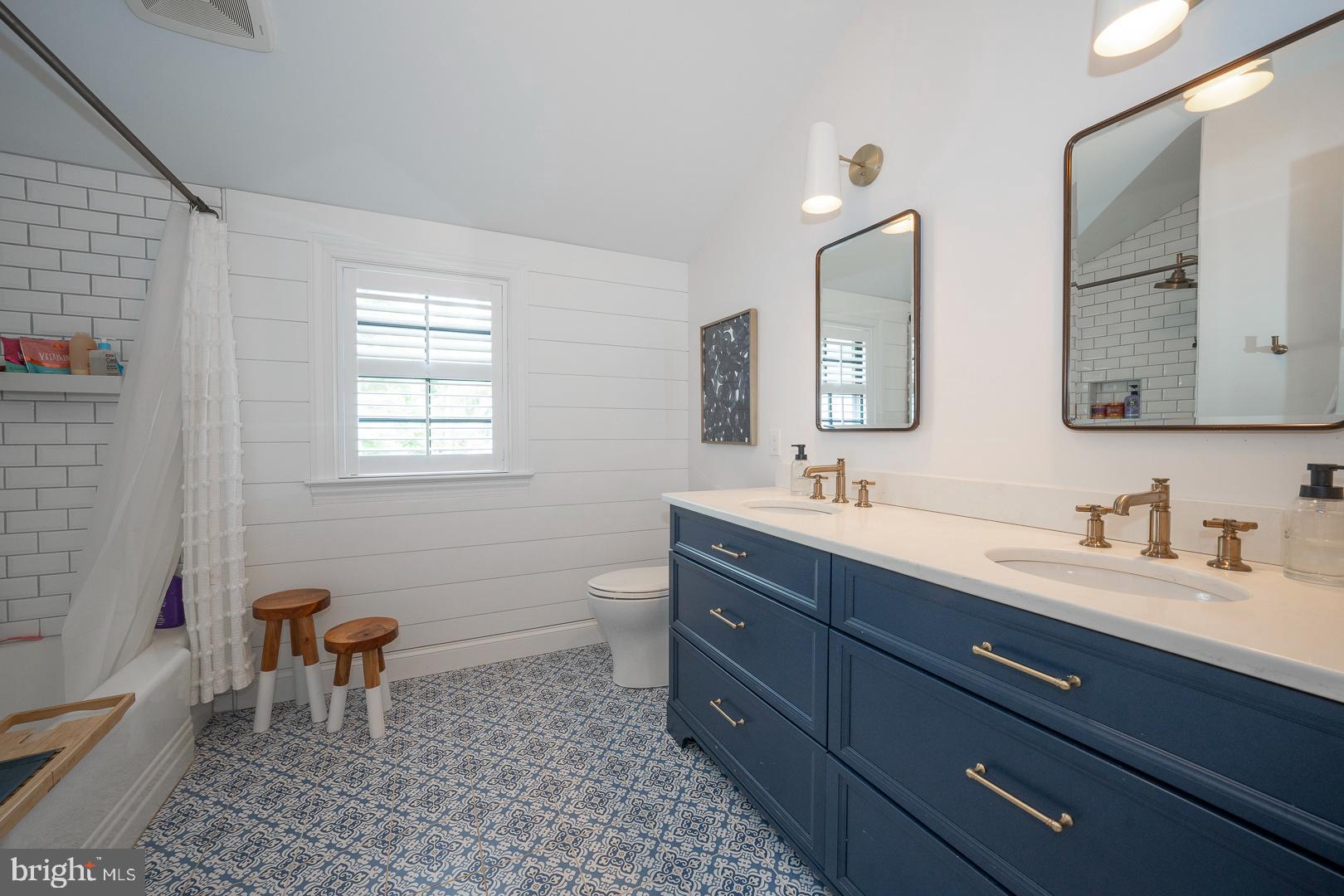 161 Hunters Lane Devon, PA 19333 - Photo 57 of 86 Full Hall Bathroom #3