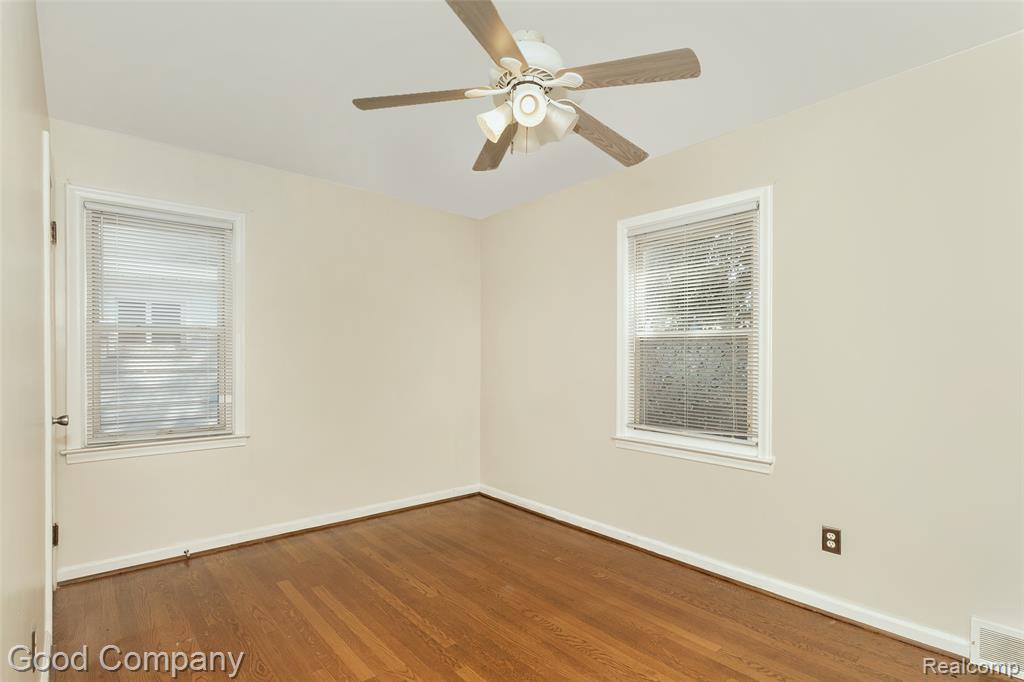 2103 Leitch Road Ferndale, MI 48220 - Photo 13 of 32