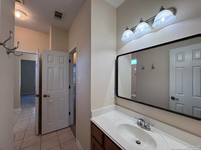 $2,900 | 310 Waxberry Trail, San Antonio, TX 78256