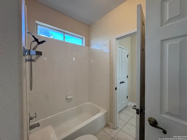 $2,900 | 310 Waxberry Trail, San Antonio, TX 78256