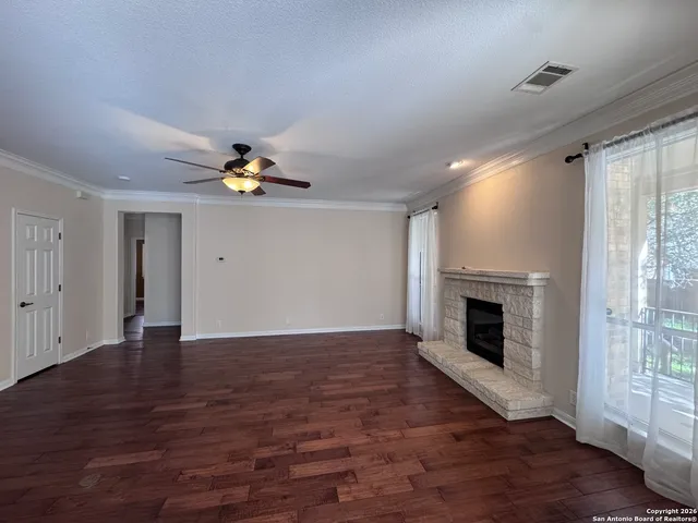 $2,900 | 310 Waxberry Trail, San Antonio, TX 78256