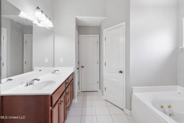 $349,900 | 729 Mossy Oaks Cove, Hernando, MS 38632