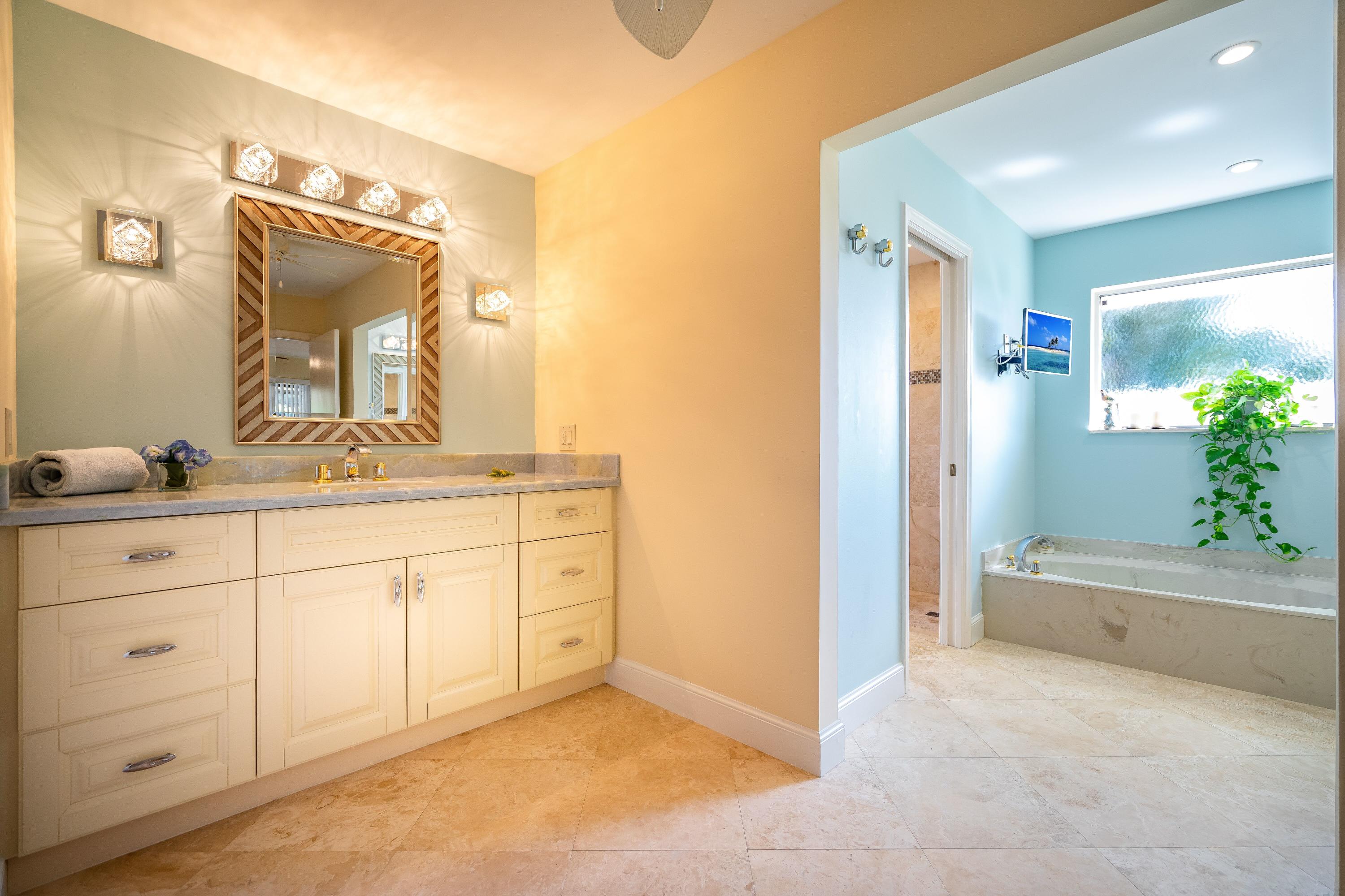 5530 Northwest 3rd Terrace Boca Raton, FL 33487 - Photo 11 of 56 Master bath