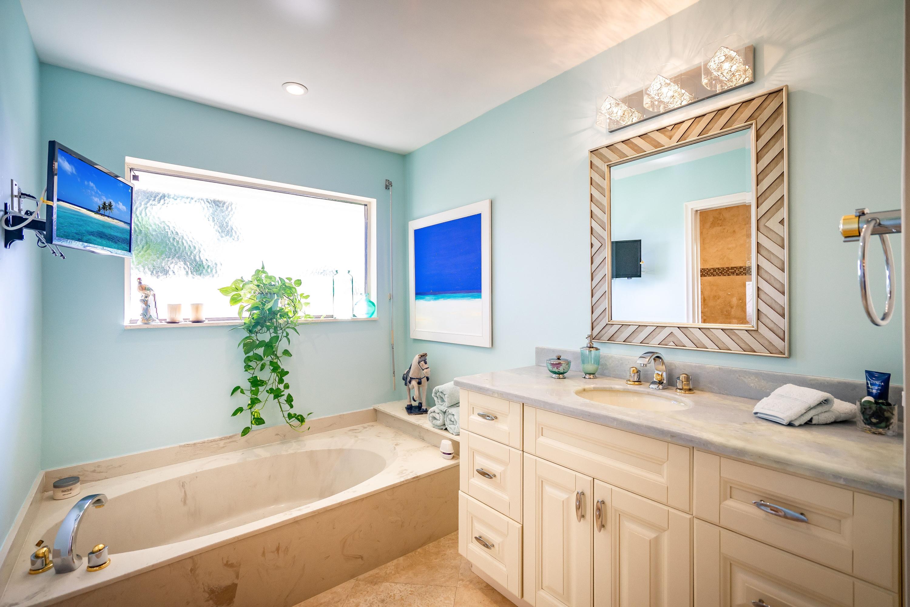 5530 Northwest 3rd Terrace Boca Raton, FL 33487 - Photo 12 of 56 Custom cabinets