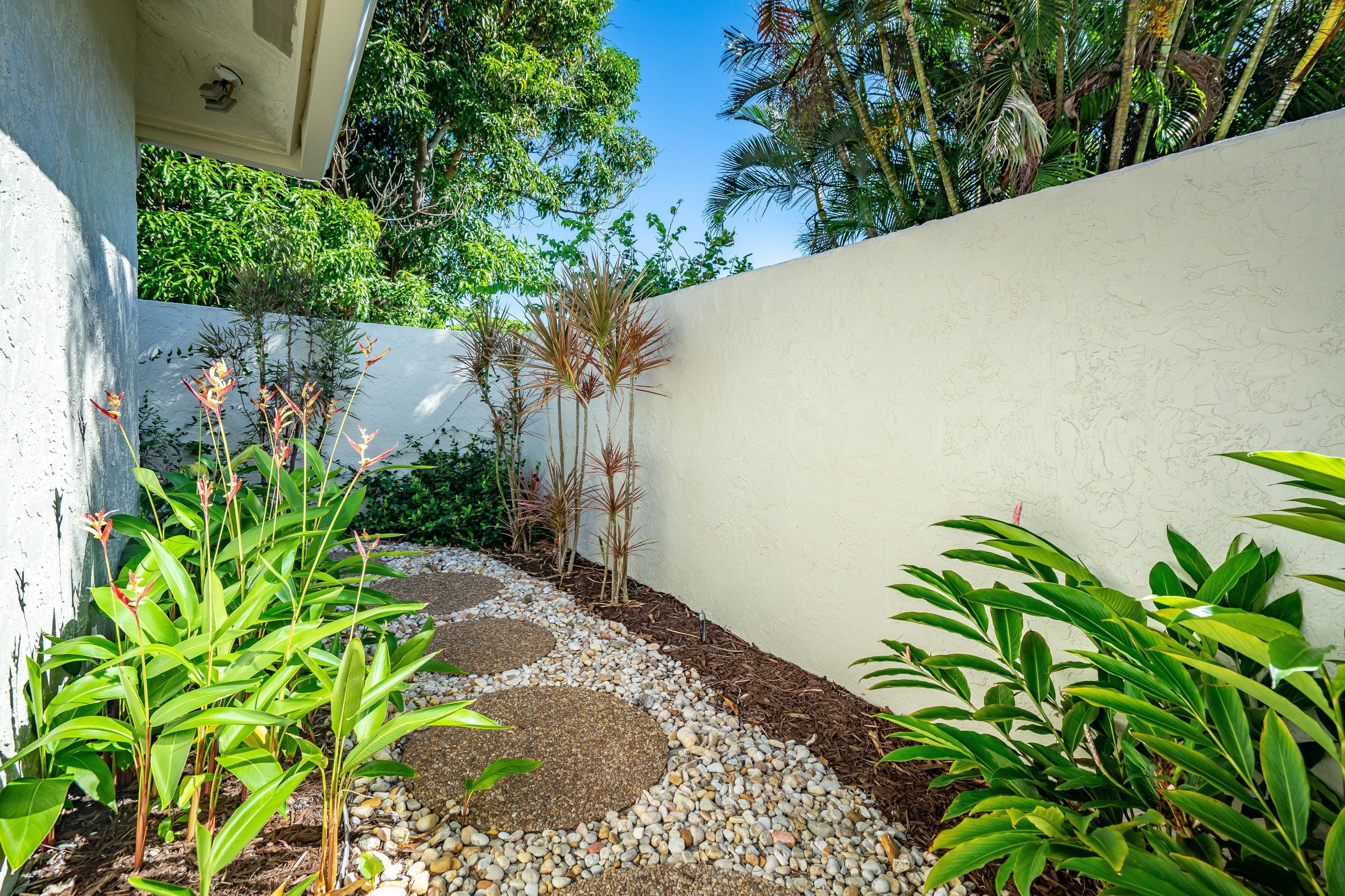5530 Northwest 3rd Terrace Boca Raton, FL 33487 - Photo 16 of 56 Garden