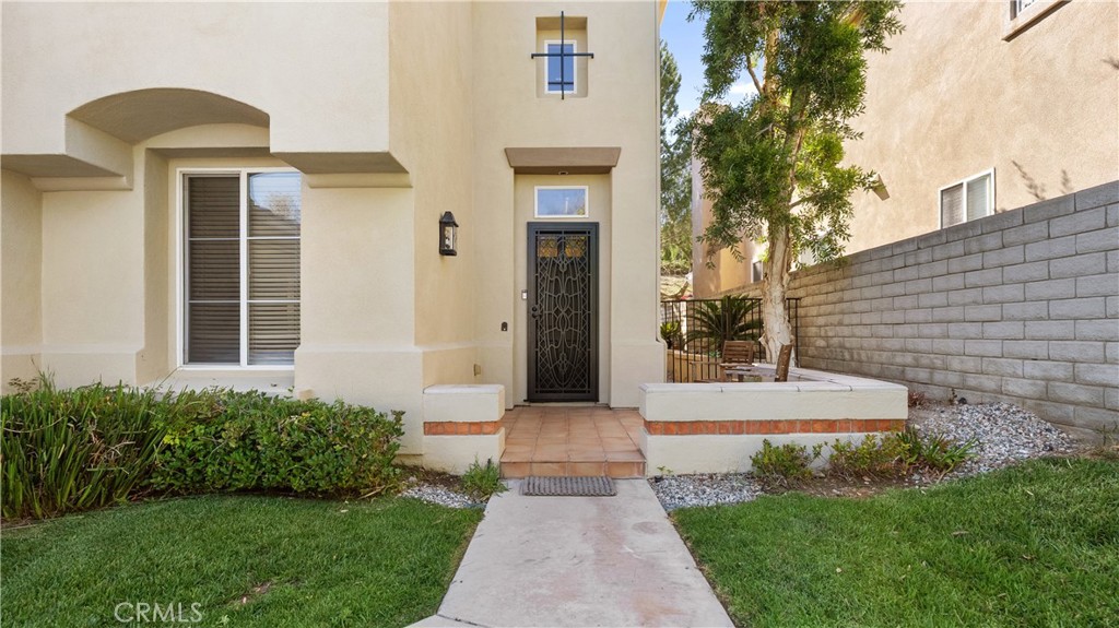 26009 Twain Place Stevenson Ranch, CA 91381 - Photo 4 of 37