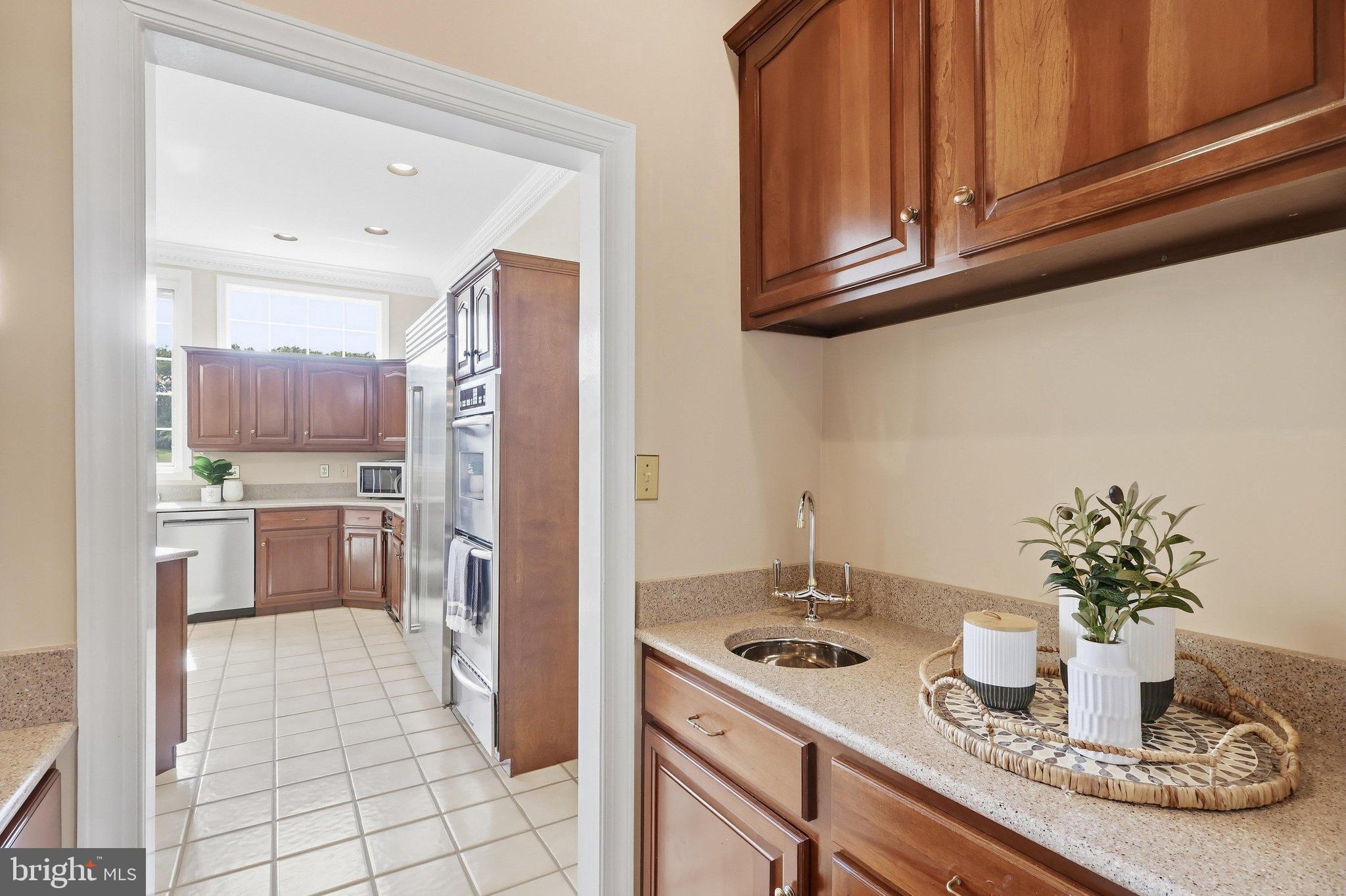 6700 Clifton Road Clifton, VA 20124 - Photo 15 of 125 Butler's Pantry