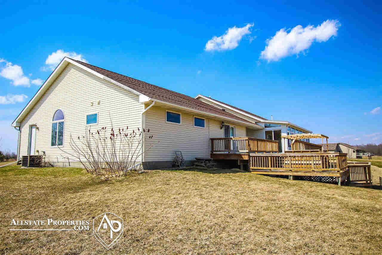 3156 North Henderson Road Davison, MI 48423 - Photo 3 of 34 21435045-2.JPG