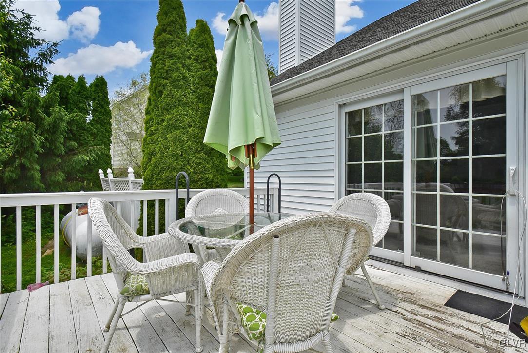 105 Hahn Road Stroudsburg, PA 18360 - Photo 39 of 45 a view of a chairs and table in the balcony
