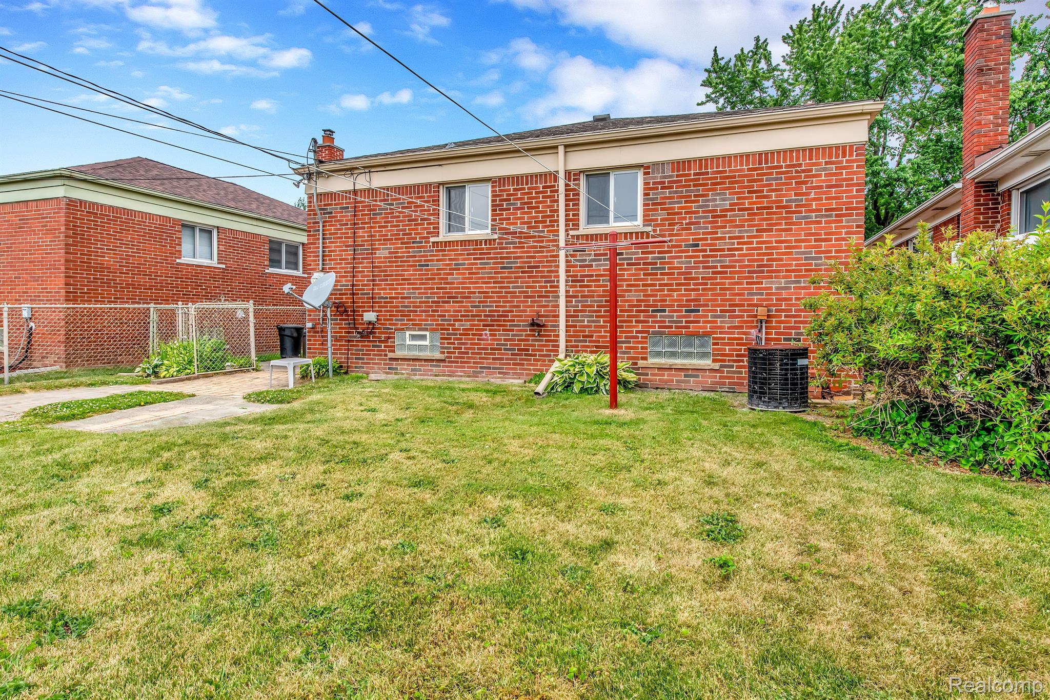 657 Goddard Road Wyandotte, MI 48192 - Photo 17 of 18 Gallery Image 17