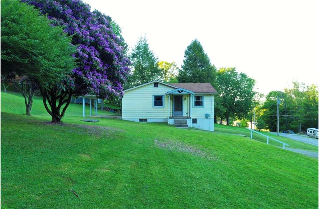 157 Freeman Falls Road Acme, PA 15610 - Photo 4 of 25 Gallery Image 4