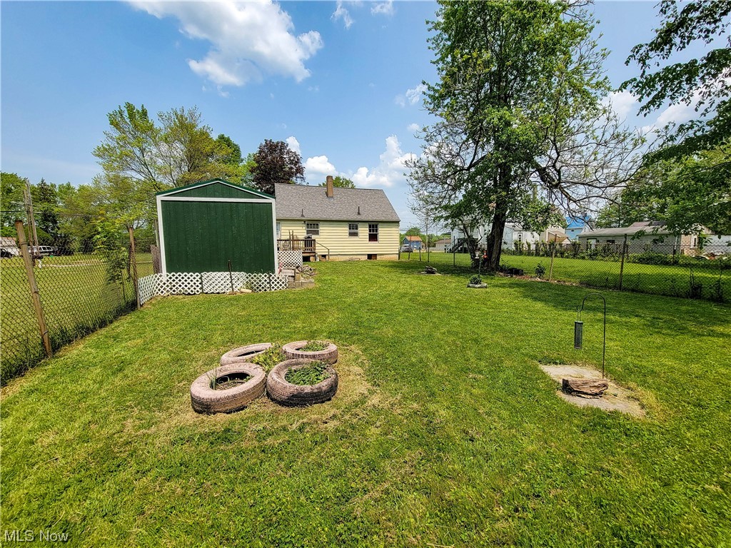 1371 Palmyra Road Southwest Warren, OH 44485 - Photo 4 of 21