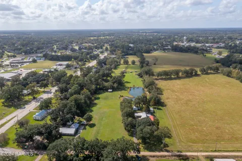 $300,000 | 135 Woodys Lane, Sunset, LA 70584