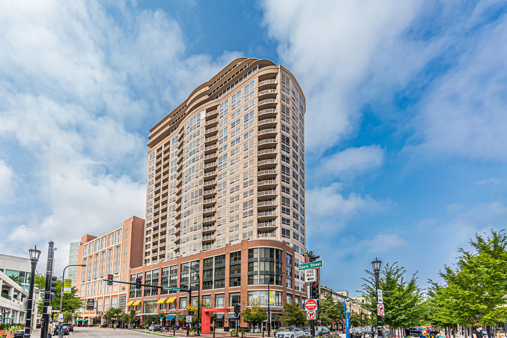 807 Davis Street, Unit 2402, Evanston, IL 60201 Compass