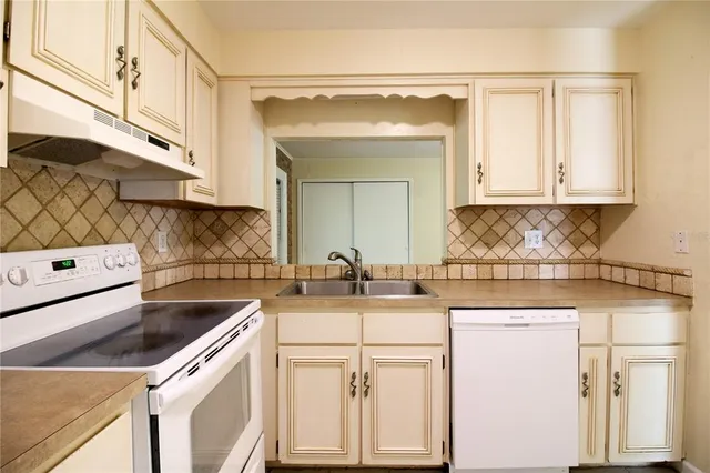 $1,750 | 545 Young Place, Lakeland, FL 33803