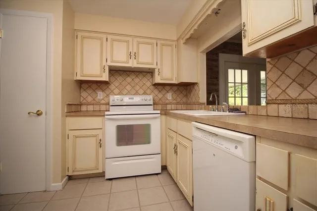 $1,750 | 545 Young Place, Lakeland, FL 33803