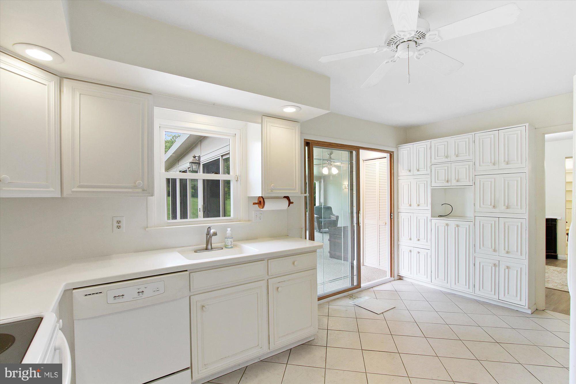 2330 Sutton Road York, PA 17403 - Photo 13 of 32