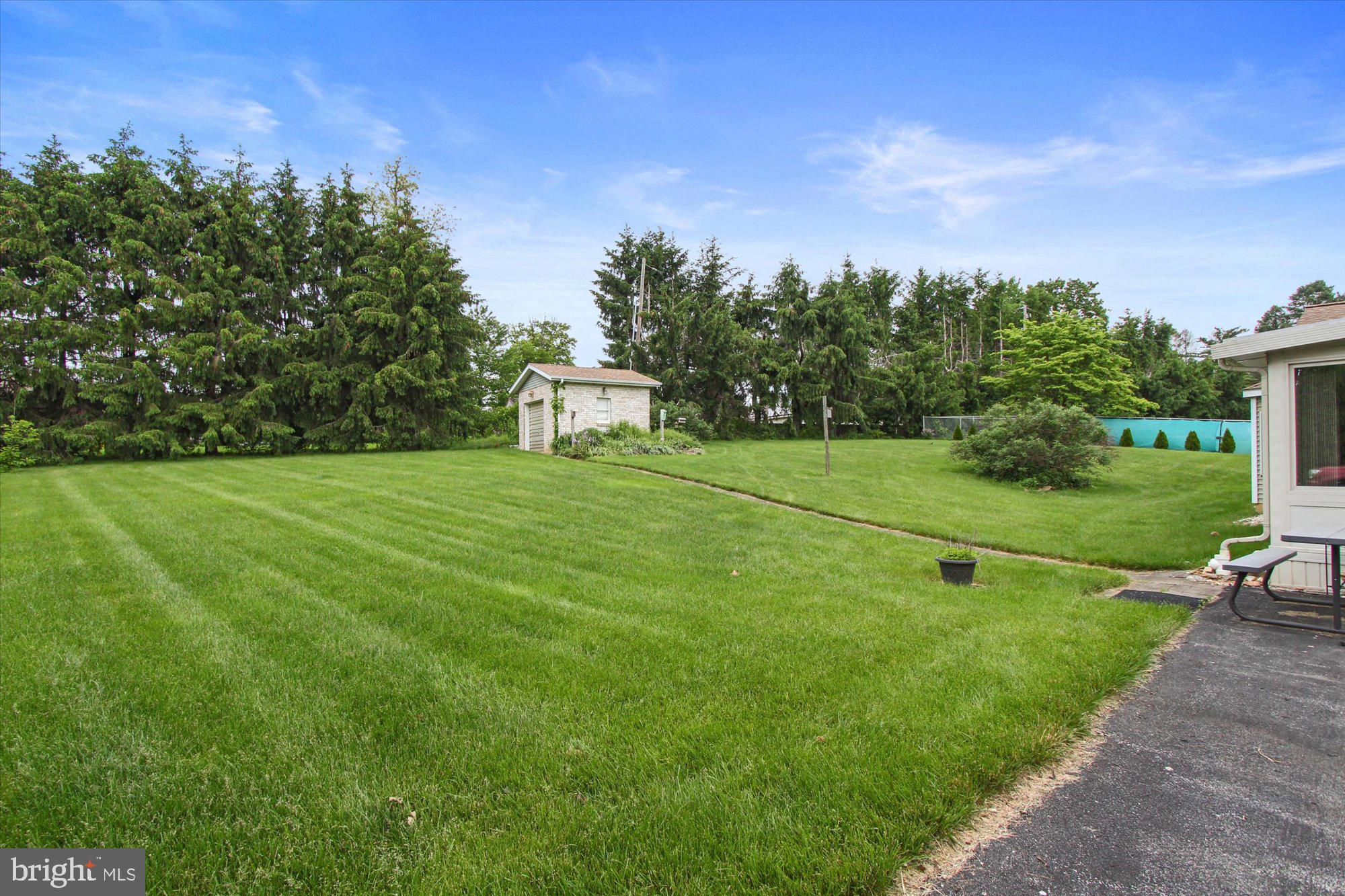 2330 Sutton Road York, PA 17403 - Photo 3 of 32