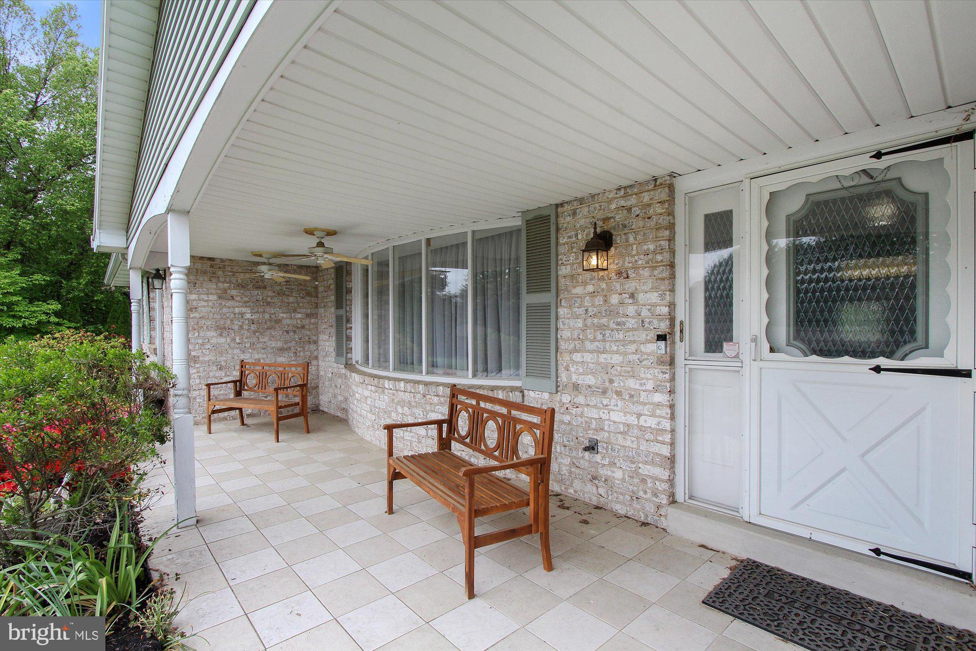 2330 Sutton Road York, PA 17403 - Photo 5 of 32