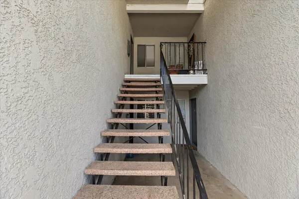 a view of an entryway of the house