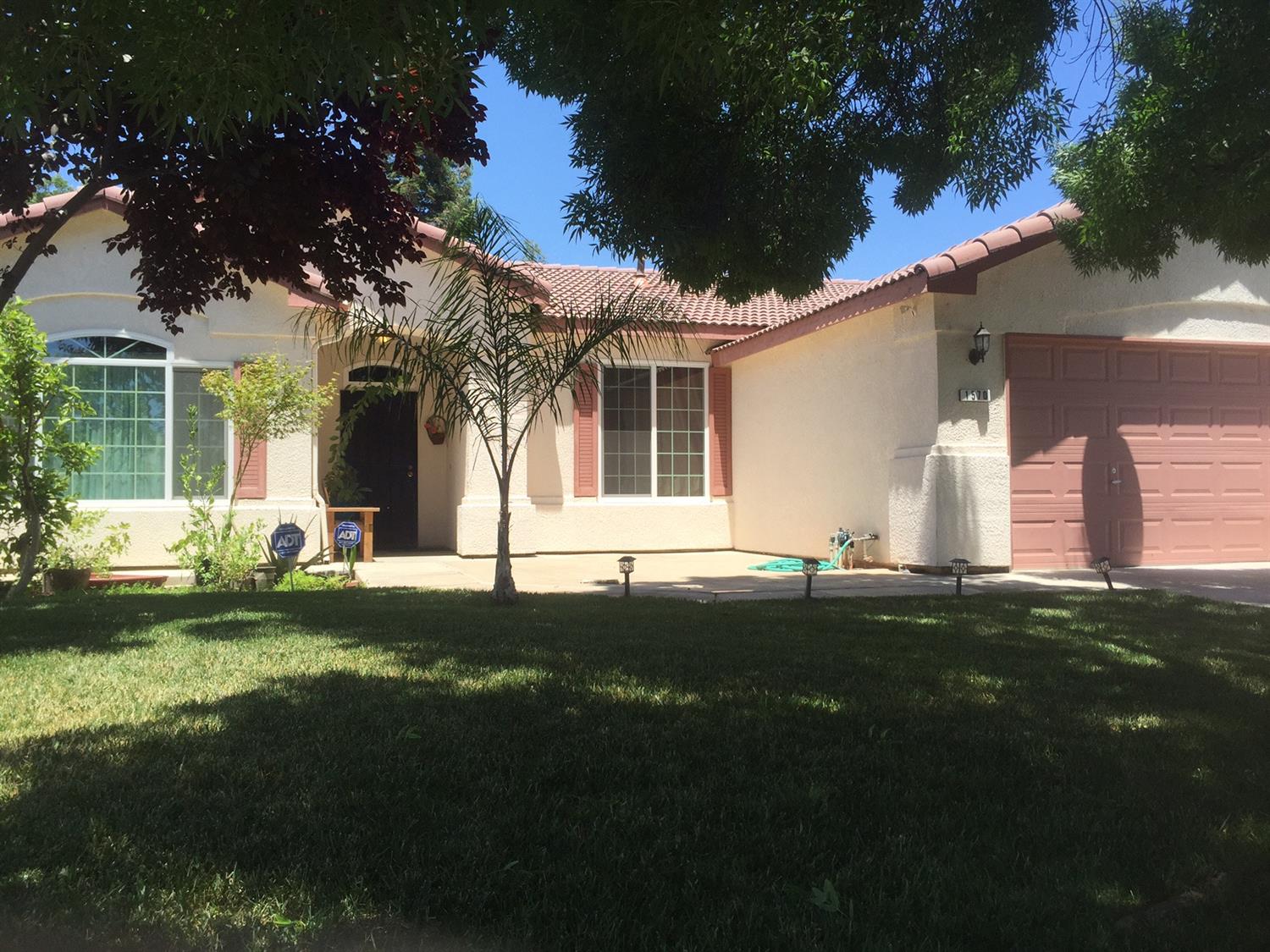 1570 East Willow Ridge Avenue Reedley, CA 93654 - Photo 1 of 19 Gallery Image 1