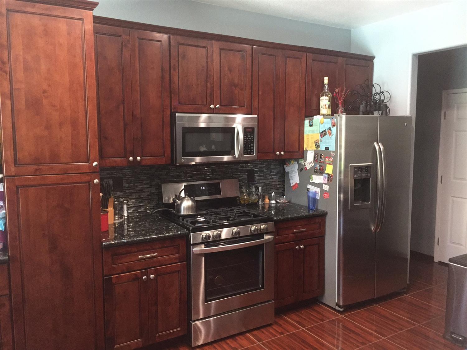 1570 East Willow Ridge Avenue Reedley, CA 93654 - Photo 7 of 19 Gallery Image 7