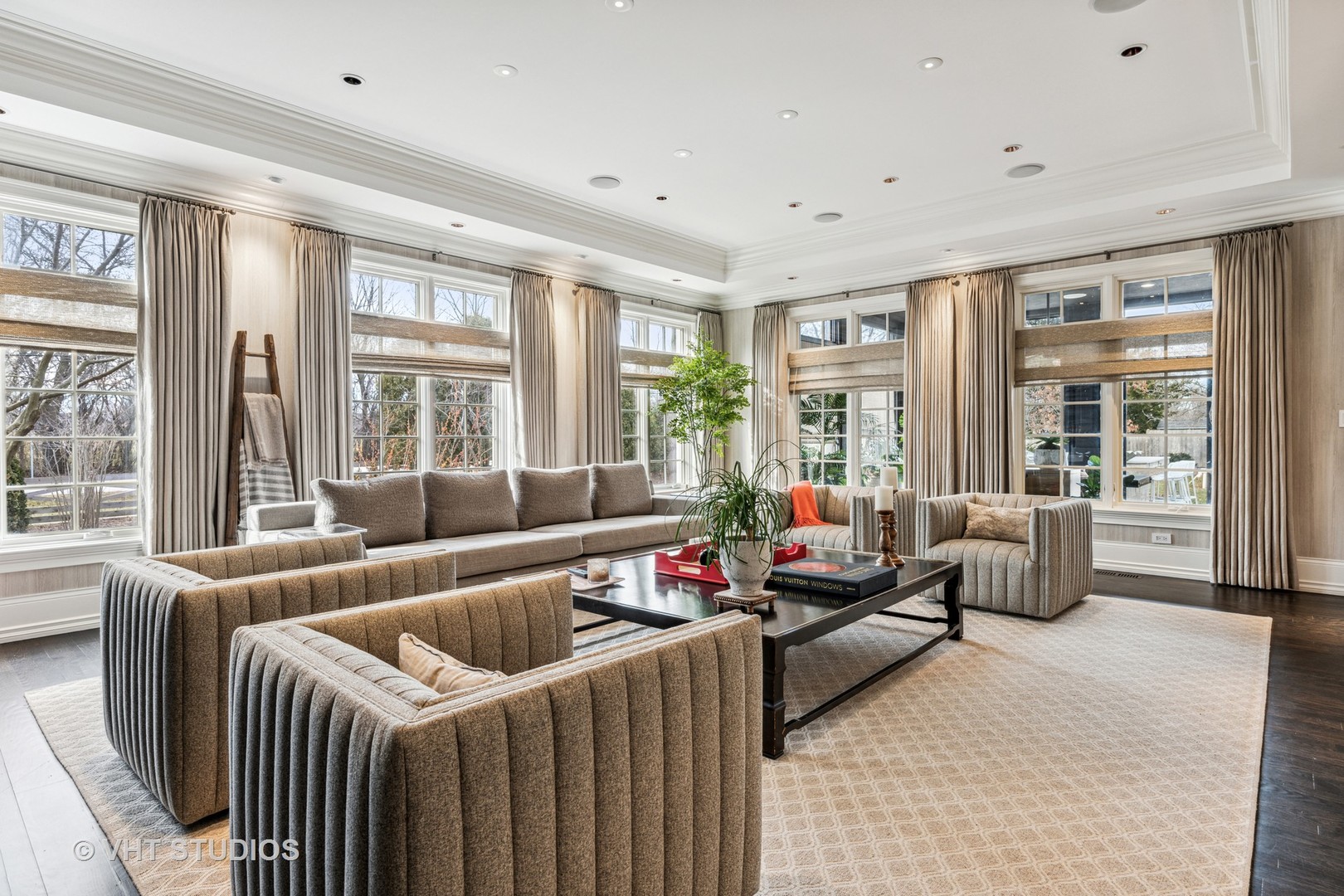375 Old Farm Road Northfield, IL 60093 - Photo 24 of 78 a living room with furniture and a large window