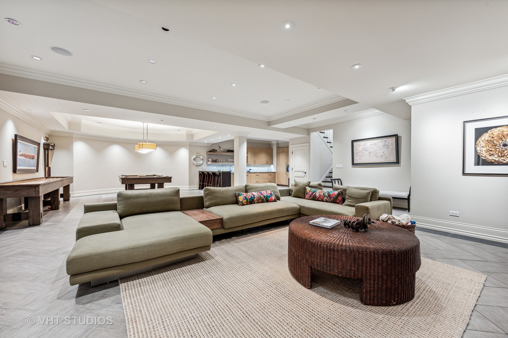 375 Old Farm Road Northfield, IL 60093 - Photo 50 of 78 a living room with furniture and a couch