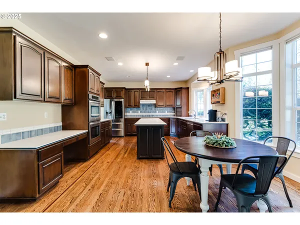 $1,145,000 | 39125 Easton Lane, Springfield, OR 97478