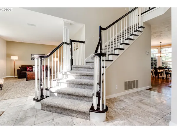 $1,145,000 | 39125 Easton Lane, Springfield, OR 97478