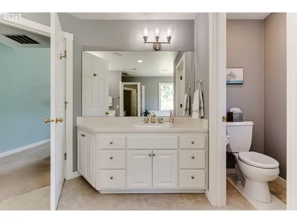 $1,145,000 | 39125 Easton Lane, Springfield, OR 97478