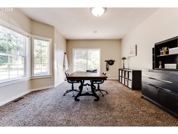 $1,145,000 | 39125 Easton Lane, Springfield, OR 97478