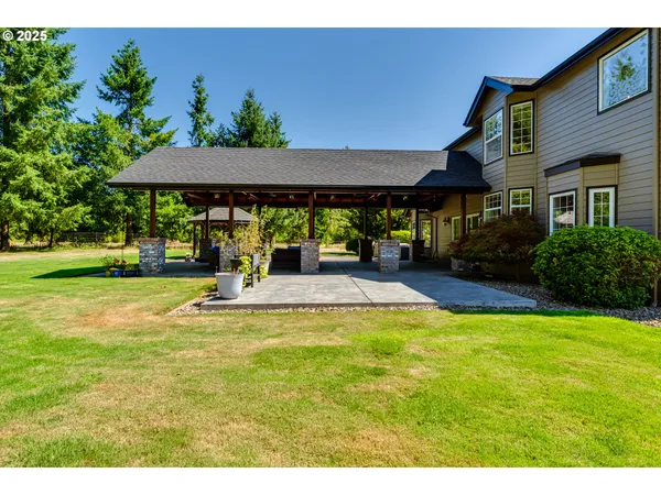 $1,145,000 | 39125 Easton Lane, Springfield, OR 97478