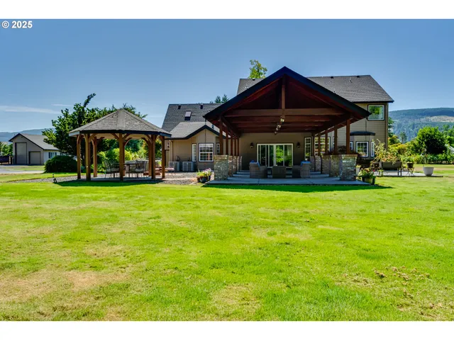 $1,195,000 | 39125 Easton Lane, Springfield, OR 97478