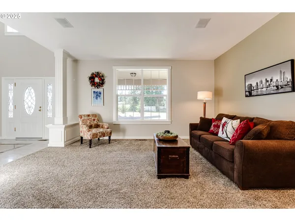 $1,145,000 | 39125 Easton Lane, Springfield, OR 97478