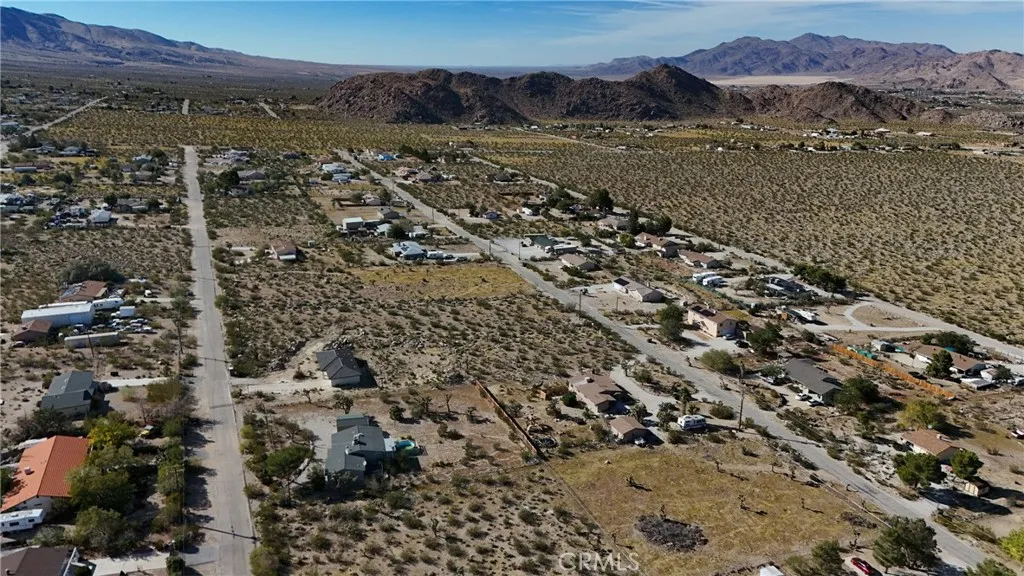 781 Zircon Road Lucerne Valley, CA 92356 - Photo 3 of 9